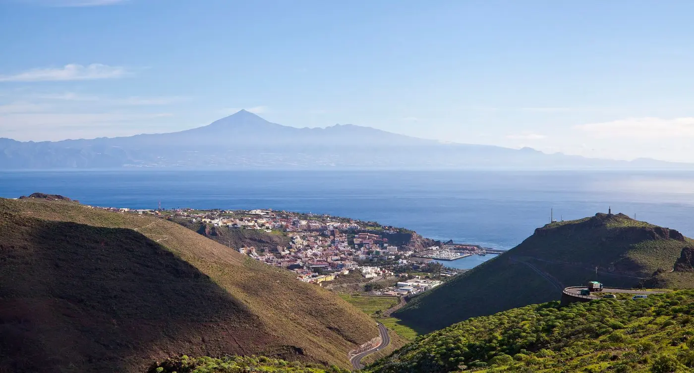 Anreise nach La Gomera: Wie komme ich mit Fähre, Flug und Bus nach Valle Gran Rey?